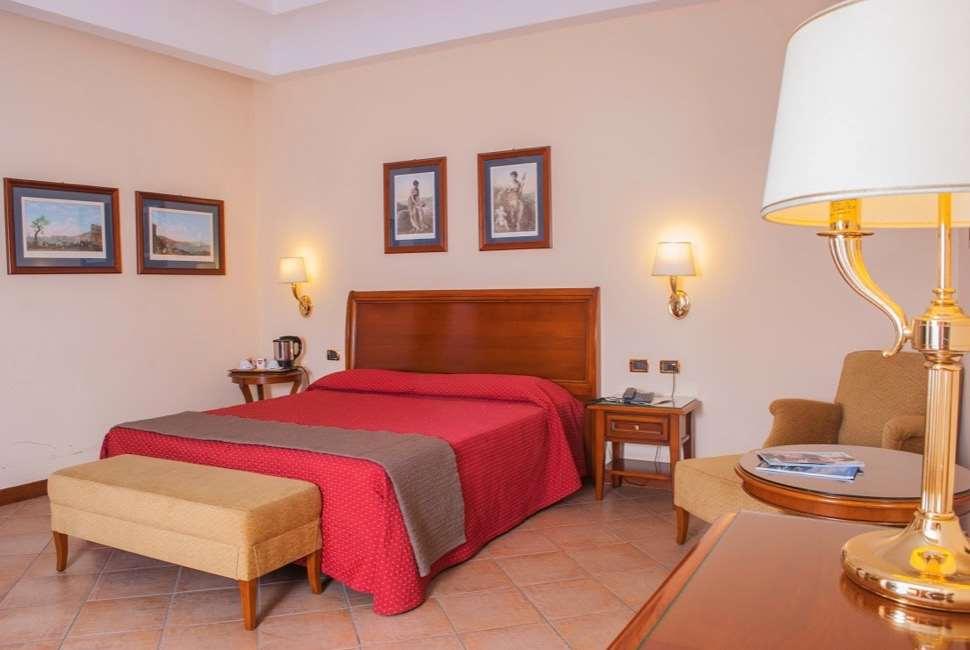Le Cheminee Business Hotel Napoli Rum bild