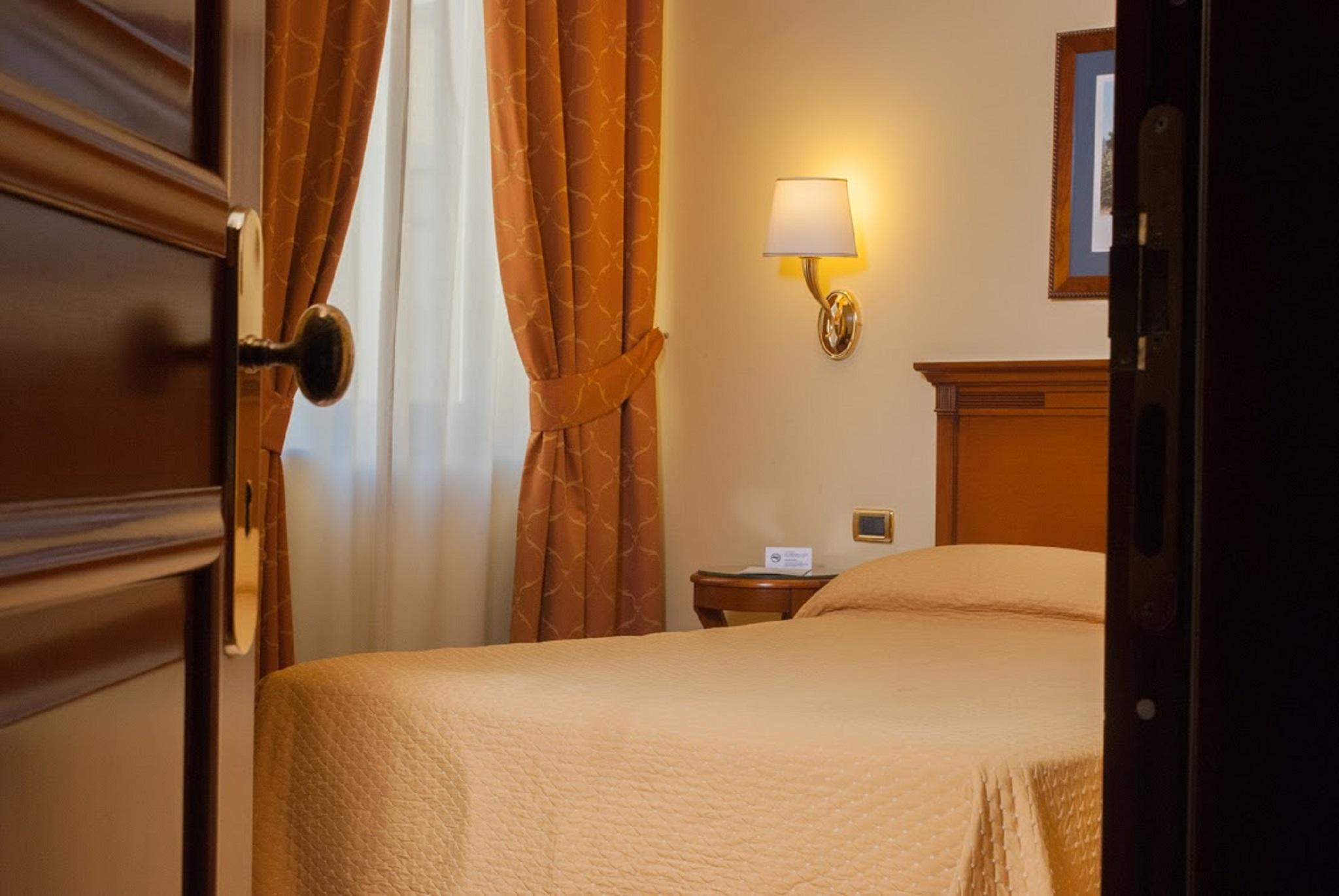 Le Cheminee Business Hotel Napoli Exteriör bild