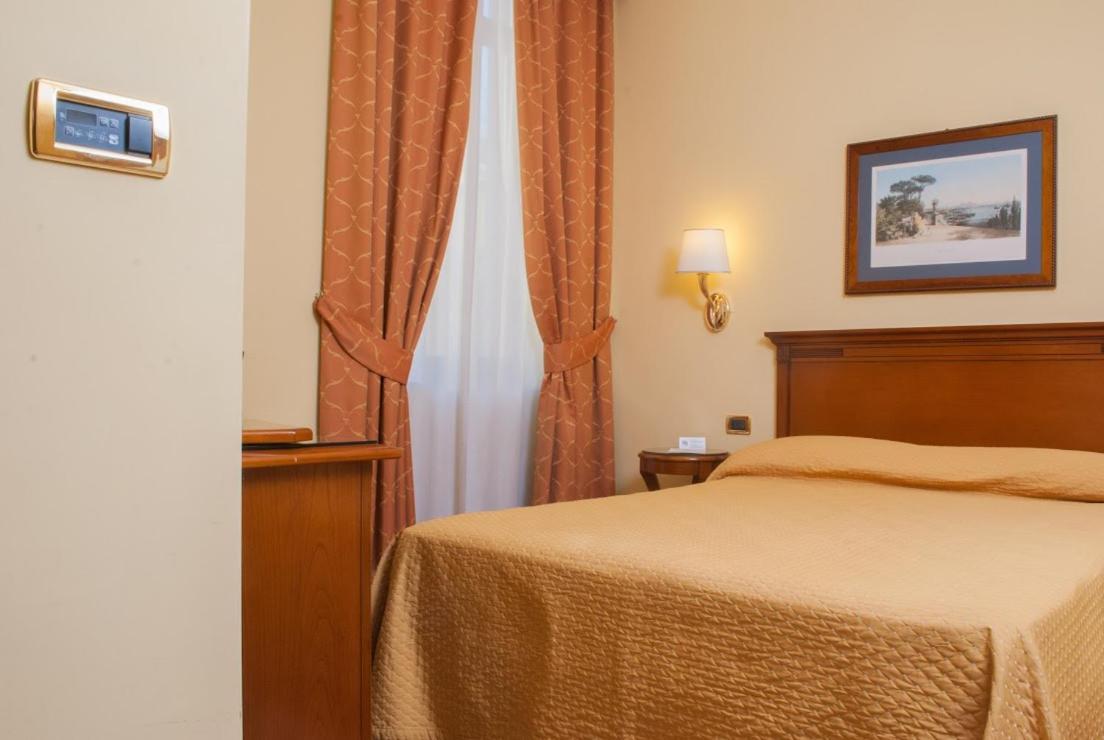 Le Cheminee Business Hotel Napoli Exteriör bild