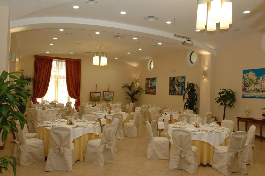Le Cheminee Business Hotel Napoli Exteriör bild