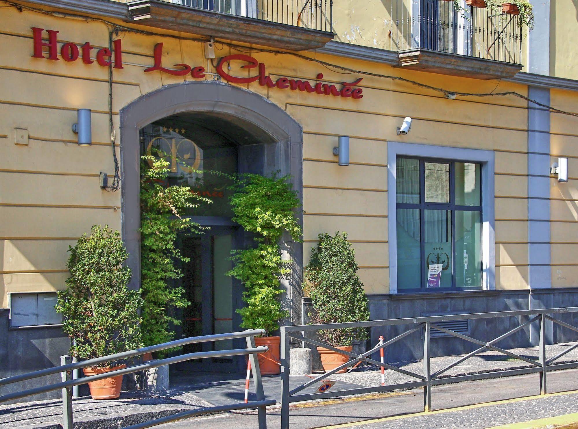 Le Cheminee Business Hotel Napoli Exteriör bild